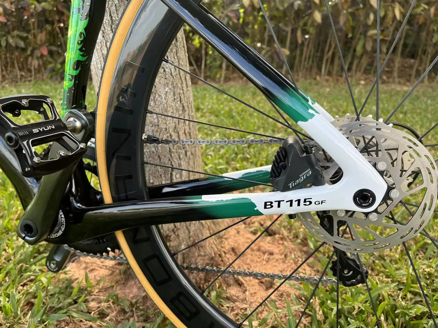 BXT Carbon Disc Brake Road Bike Frame Bicycle Framest Hidden Cable Line Road Bicycle with Bike Handlebar rennrad rahmen