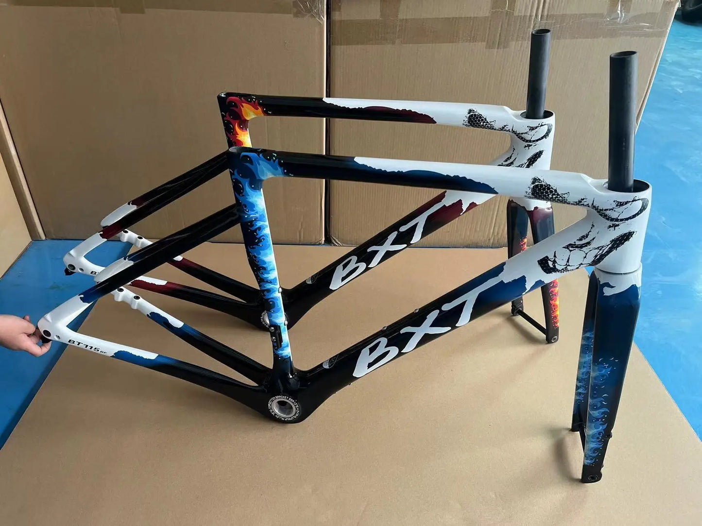 BXT Carbon Disc Brake Road Bike Frame Bicycle Framest Hidden Cable Line Road Bicycle with Bike Handlebar rennrad rahmen