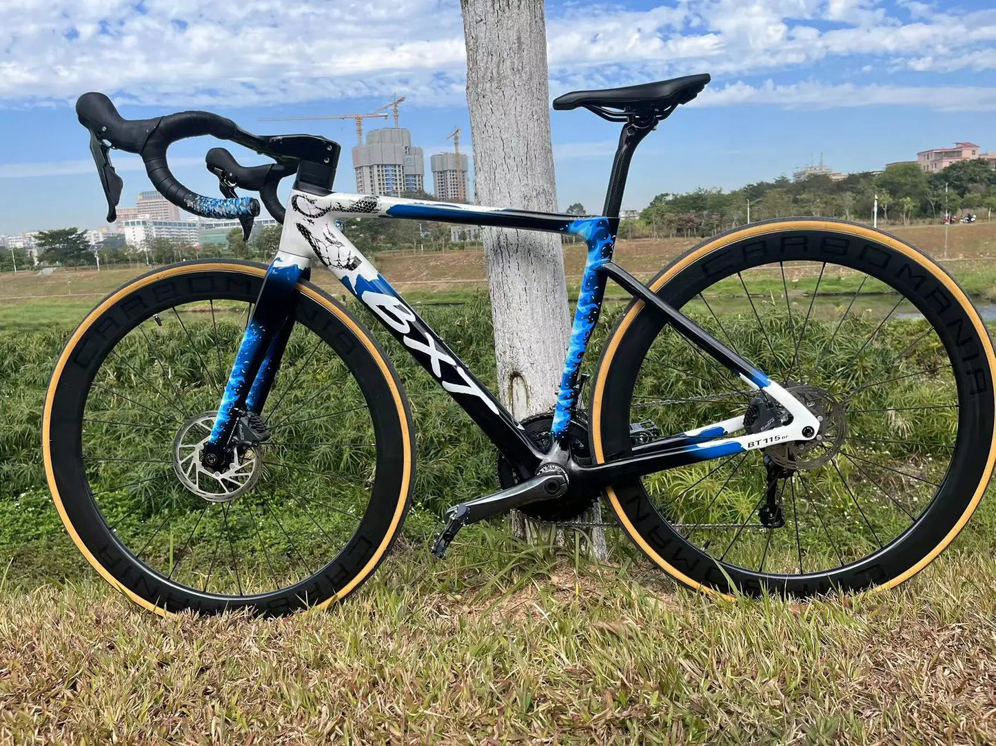 BXT Carbon Disc Brake Road Bike Frame Bicycle Framest Hidden Cable Line Road Bicycle with Bike Handlebar rennrad rahmen