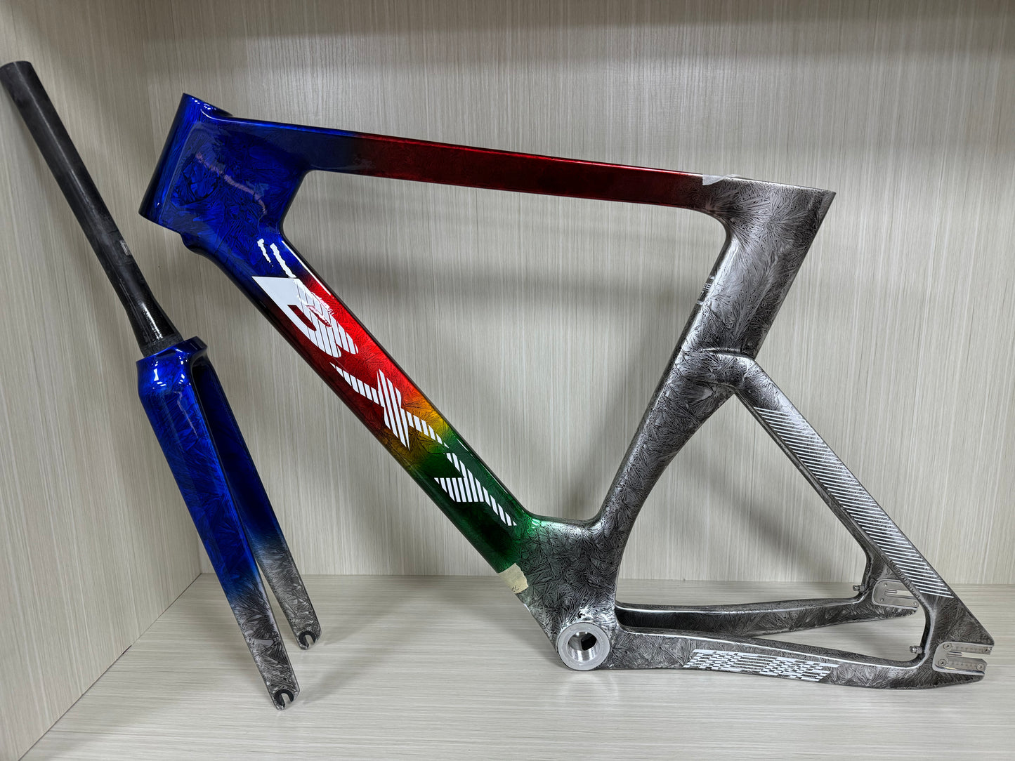BXT carbon fiber bicycle/Color+logo customization/custom scratch-resistant and wear-resistant electroplating / mirror-plated finish / custom high-end paint finish / ice crack / chameleon
