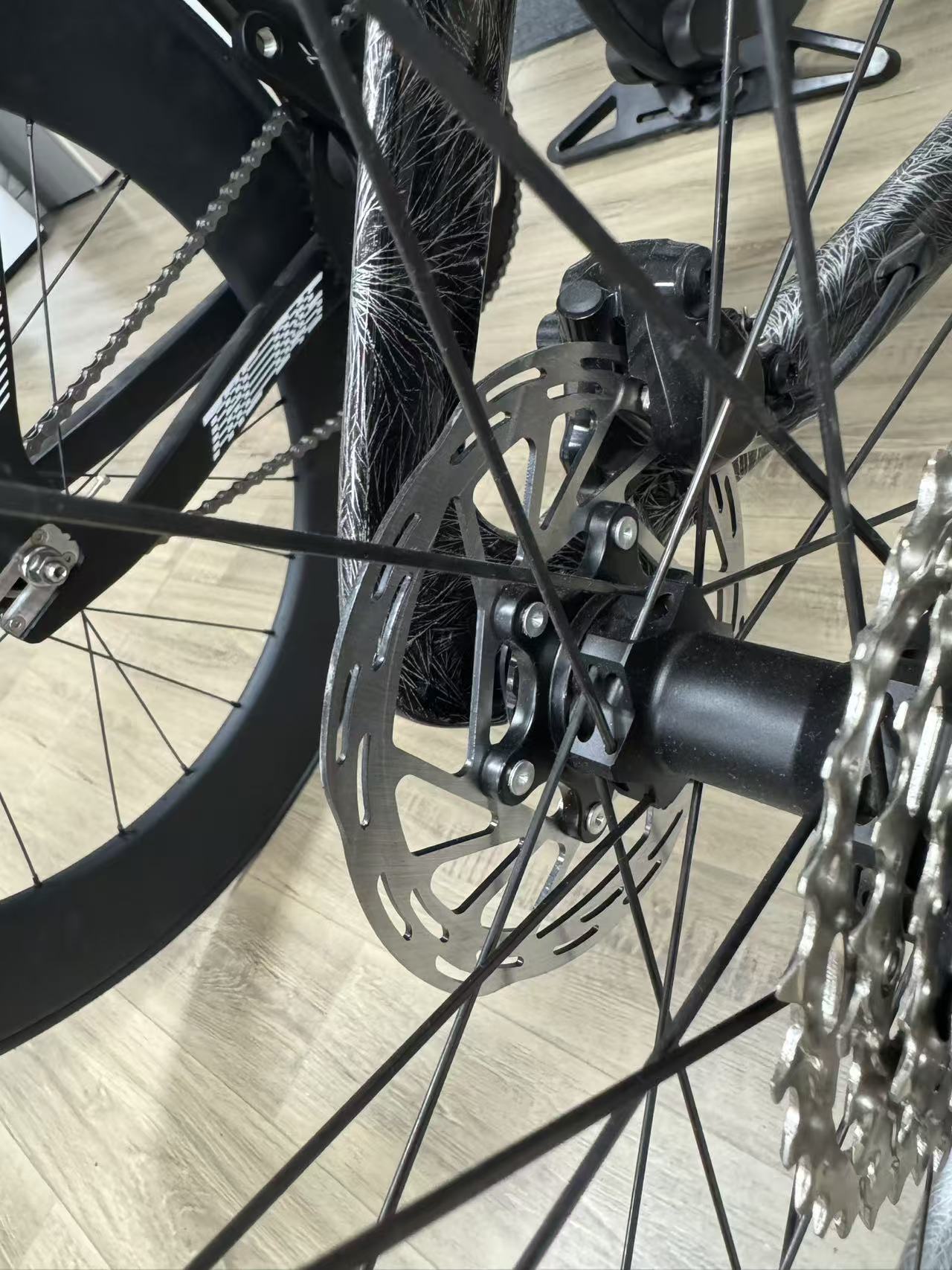 Bxt Applies to Bxt-135/145/119/115 framesets, Complete bike assembly，140mm disc brake center lock rotor with locking cap 140mm disc rotor