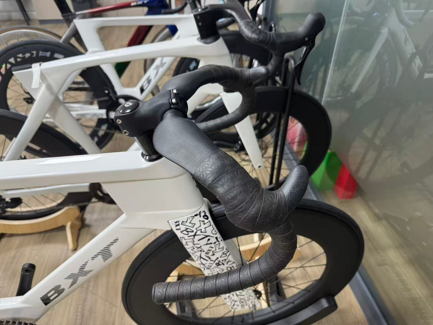 BXT Carbon Fiber Inside Road Handlebar Track Cycling Handle Sprint Match Bicycle Handlebar TT Bike Handlebar Fixed