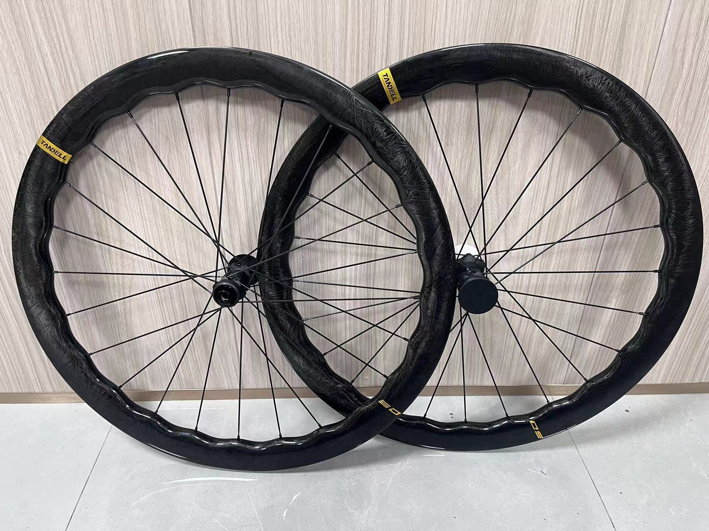 BXT 700C Carbon Road Bike Wheels Black Matte/Glossy Lightweight Full Carbon Fiber Road Bicycle Disc Brake Wheels