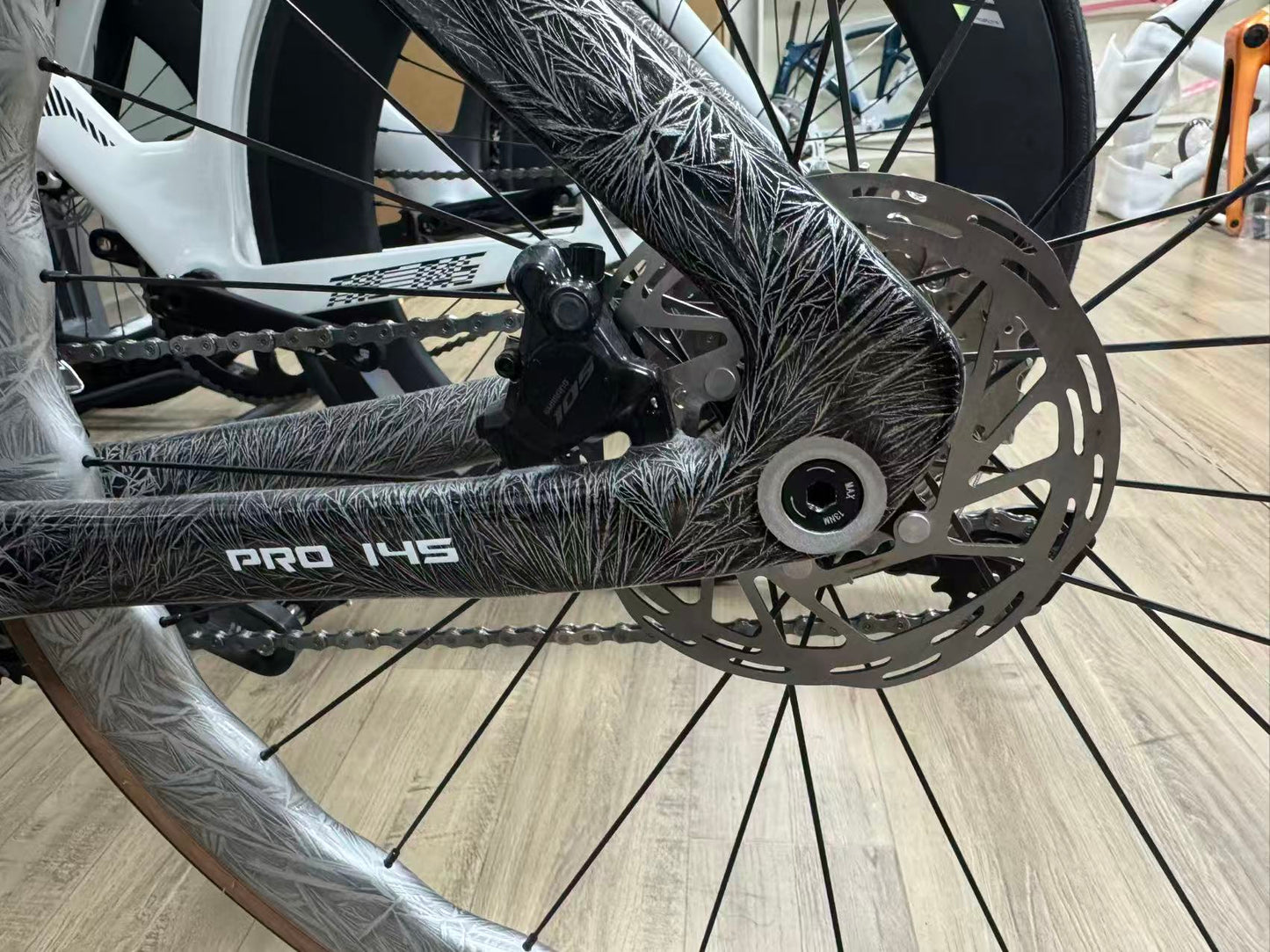 Bxt Applies to Bxt-135/145/119/115 framesets, Complete bike assembly，140mm disc brake center lock rotor with locking cap 140mm disc rotor